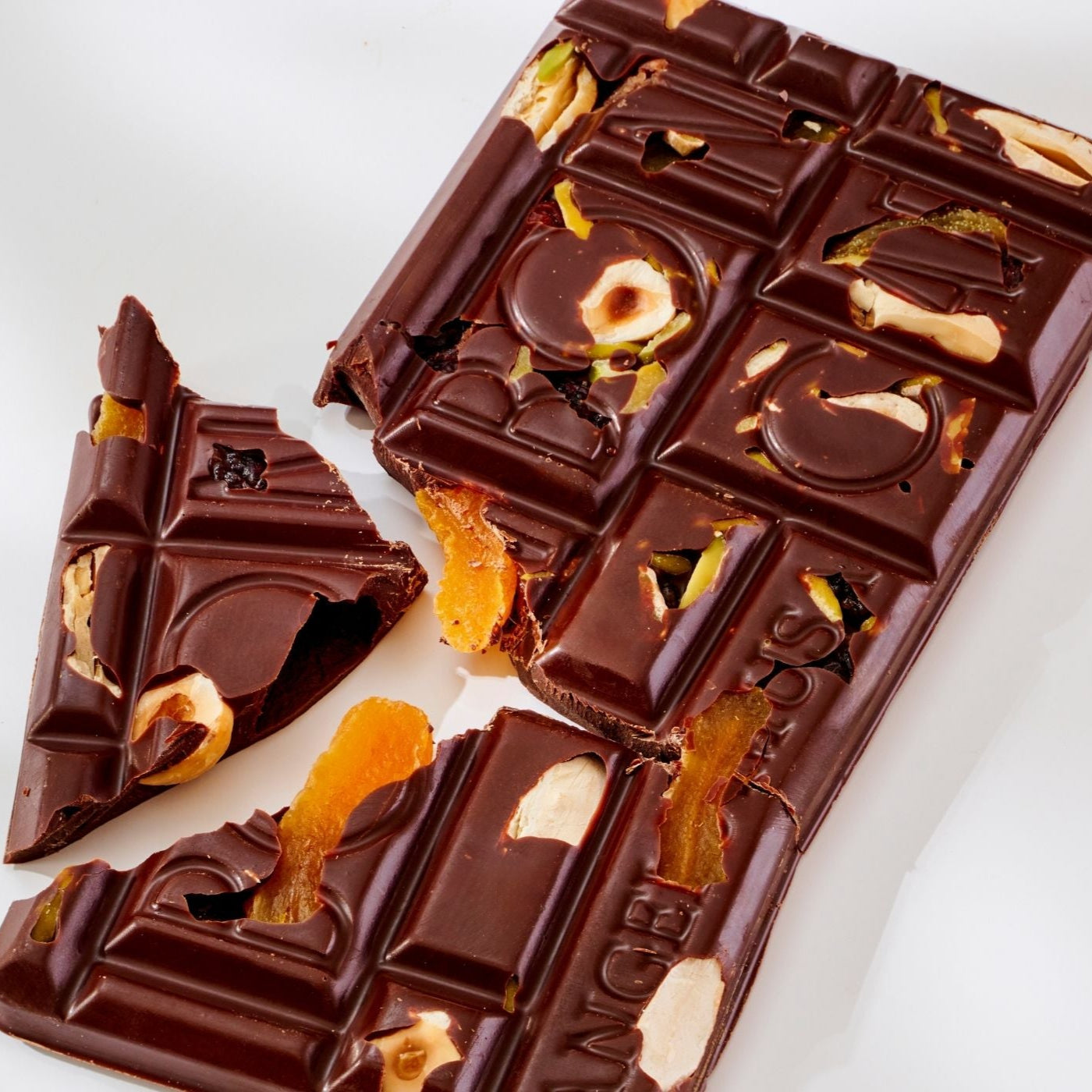 Filled chocolate tablet